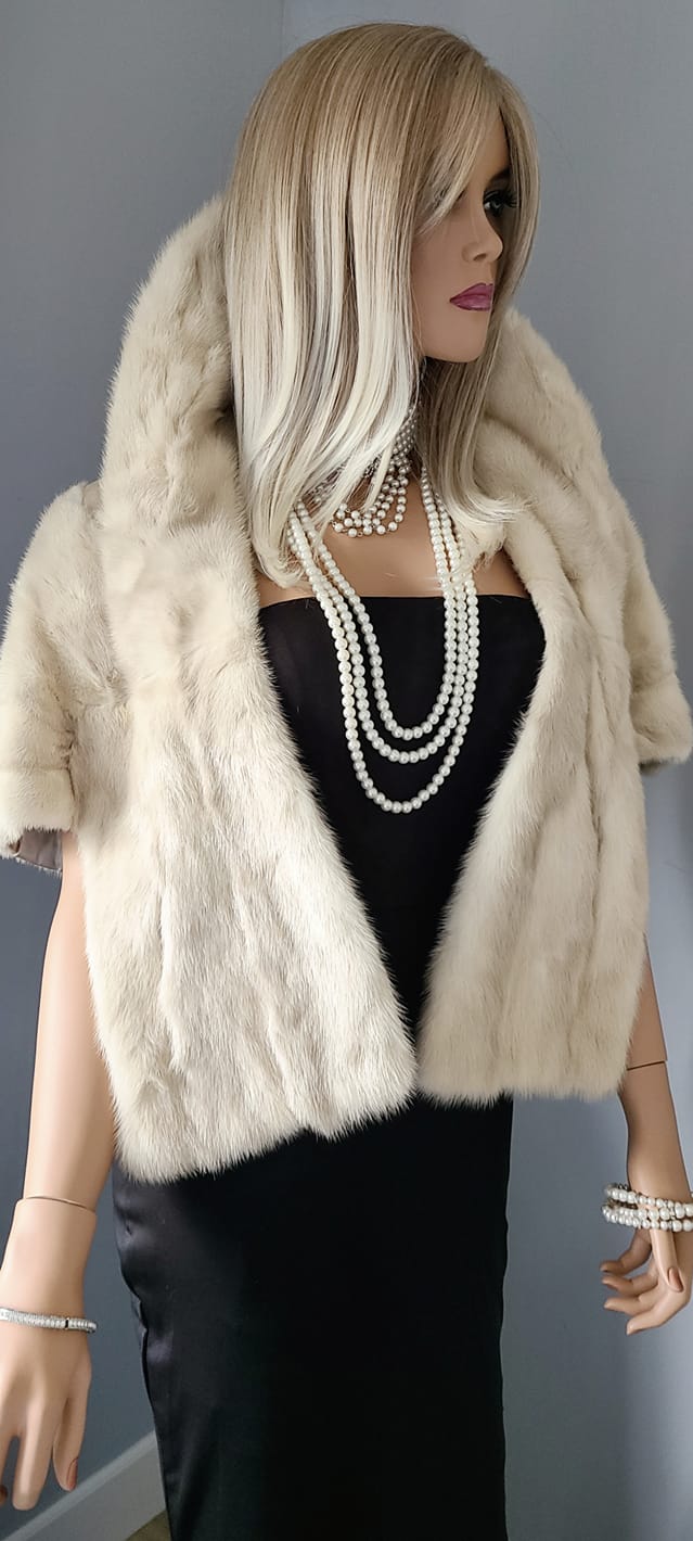 Vintage 1960s blonde mink fur collar and cufs