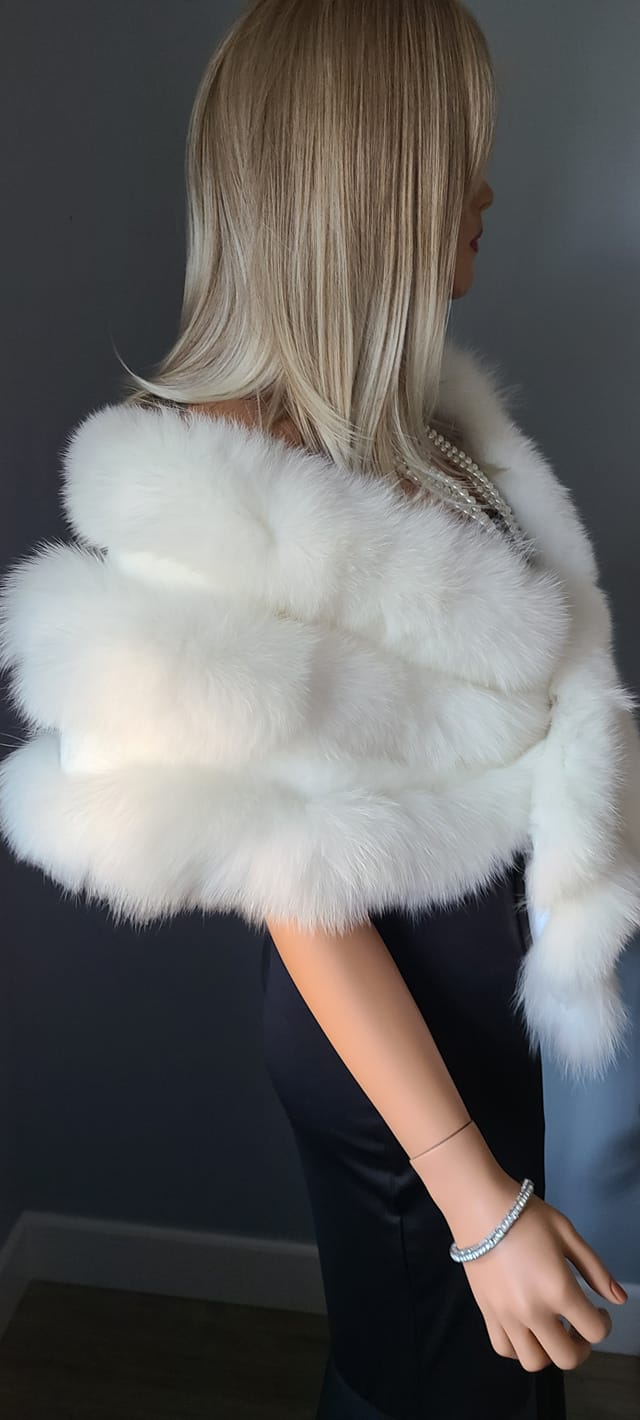 Arctic Fox Fur Stole , White Fur Shawl , Luxury Vegan Fox Fur
