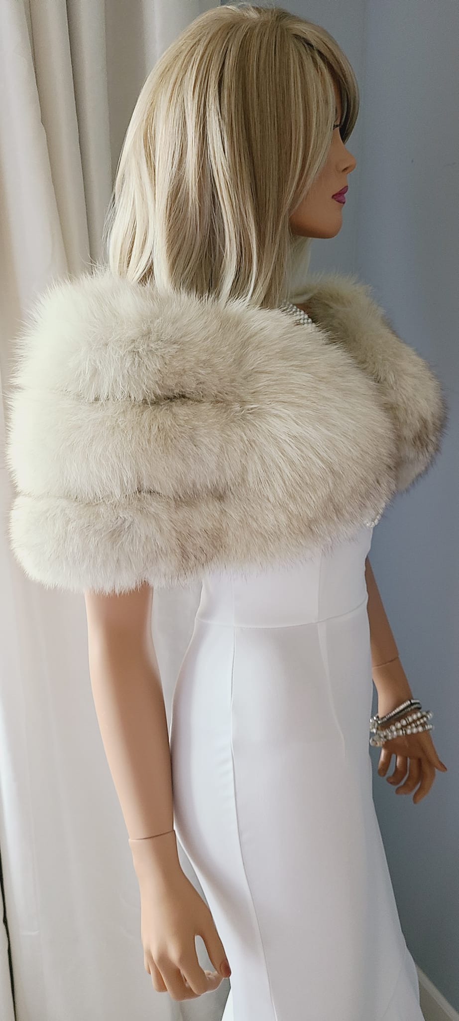 Luxury Vintage FOX Fur Stole, SAGA Norwegian Blue Fox Fur Ivory 